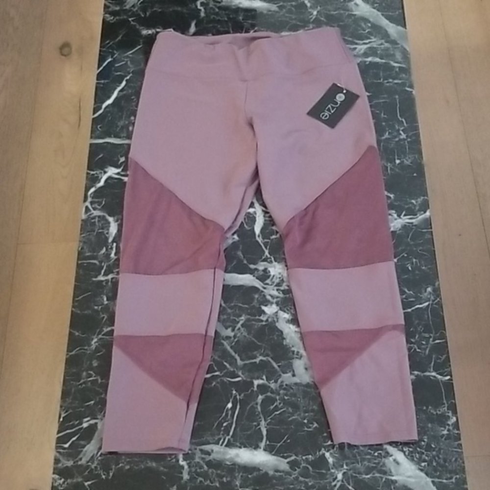 NWT Onzie Capri Leggings M/L